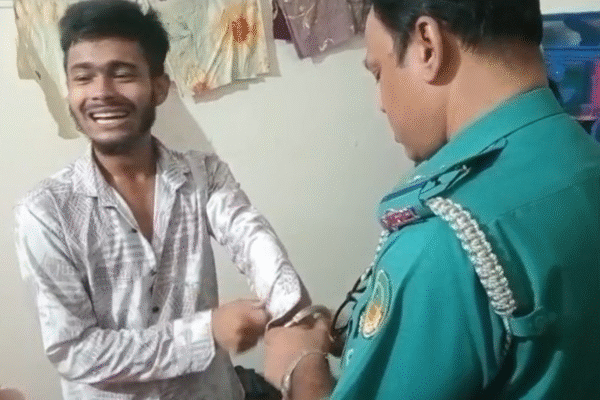 গাজীপুরে স্ত্রীকে হত্যার পর পুলিশের কাছে আত্মসমর্পণ